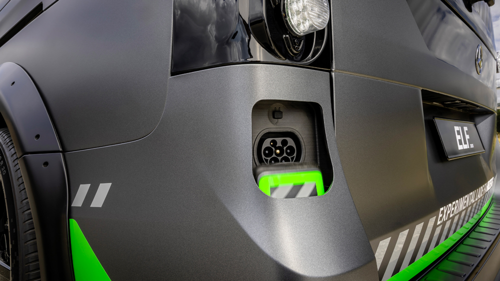 Laboratoire de la recharge ELF de Mercedes-Benz