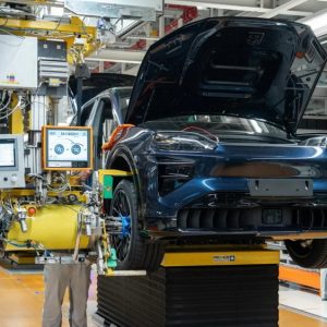 Le Porsche Cayenne Electric entre en production