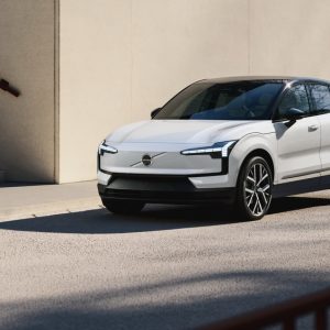 Nouvelle motorisation et nouvelles fonctionnalités pour le Volvo EX30