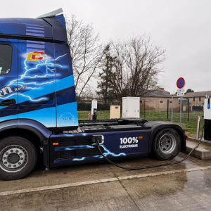 Le siège d’Astre va devenir un hub de recharge pour poids lourds électriques
