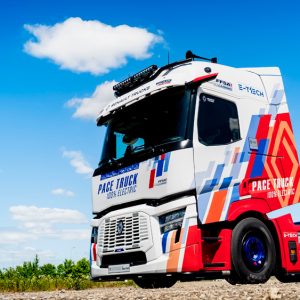 Un camion électrique Renault ouvre la course au championnat de France