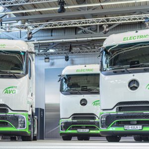Premiers camions électriques Mercedes eActros 400 avec prise de force