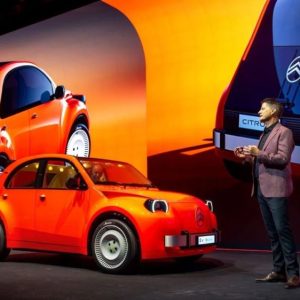 Citroën crée l’événement au Mondial de l’Auto avec 2 CV Concept